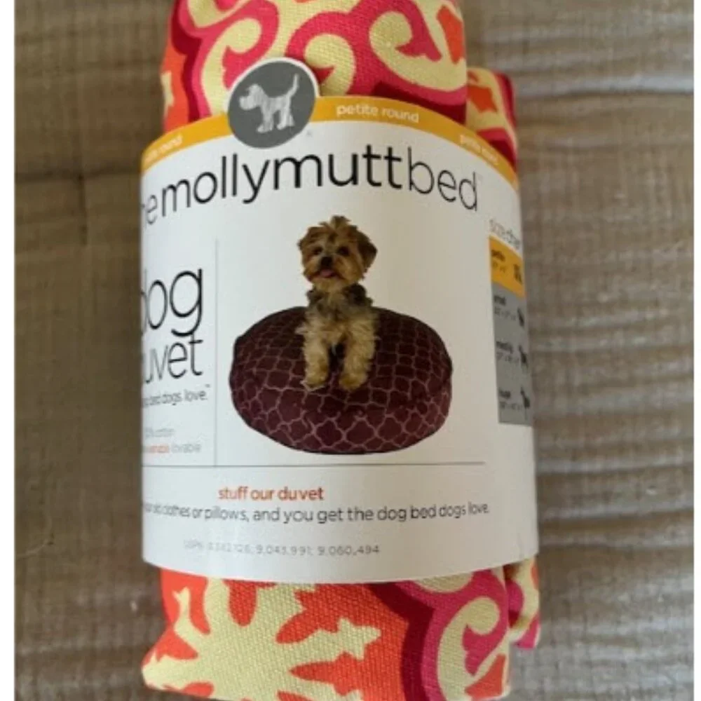 Molly Mutt dog bed cover, petite round, NWT